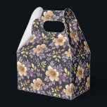 Caixa de Tratamento de Favor Floral<br><div class="desc">A caixa de tratamento favorita do partido é mostrada com um adorável impressão floral multicolorido roxo. Personalize este item ou comprar como está. Dica: Apenas adicione as guloseimas de excelente e adicione uma fita festiva. Imagem licenciada</div>