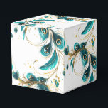 Caixa de Tratamento do Partido das Penas de Peacoc<br><div class="desc">A caixa de favor do partido é mostrada em um bonito impressão de penas de pavão. Personalize este item e adicione-o ou comprar conforme mostrado. Dica: adicione um adesivo com nomes e adicione uma fita bonito. Dica de Imagem Licenciada: Basta adicionar suas guloseimas de excelente e adicionar alguma fita festiva....</div>
