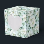 Caixa de Tratamento do Partido Floral Branco<br><div class="desc">A caixa de favor da festa é mostrada com um adorável impressão floral branco. Personalize este item ou comprar como está. Dica: Apenas adicione as guloseimas de excelente e adicione uma fita festiva. Imagem licenciada</div>