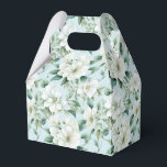 Caixa de Tratamento do Partido Floral Branco<br><div class="desc">A caixa de favor da festa é mostrada com um adorável impressão floral branco. Personalize este item ou comprar como está. Dica: Apenas adicione as guloseimas de excelente e adicione uma fita festiva. Imagem licenciada</div>