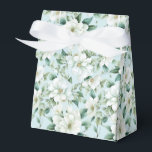 Caixa de Tratamento do Partido Floral Branco<br><div class="desc">A caixa de favor da festa é mostrada com um adorável impressão floral branco. Personalize este item ou comprar como está. Dica: Apenas adicione as guloseimas de excelente e adicione uma fita festiva. Imagem licenciada</div>