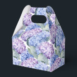 Caixa de Tratamento do Partido Hydrangeas<br><div class="desc">A caixa de favoritos de festas é mostrada com um adorável impressão floral de hydrangeas. Personalize este item ou comprar como está. Dica: Apenas adicione as guloseimas de excelente e adicione uma fita festiva. Imagem licenciada</div>