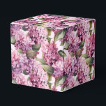 Caixa de Tratamento do Partido Impressão Lilacs<br><div class="desc">A caixa de favor do partido é mostrada com um impressão floral de lilases. Personalize este item ou comprar como está. Dica: Apenas adicione as guloseimas de excelente e adicione uma fita festiva. Imagem licenciada</div>