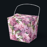 Caixa de Tratamento do Partido Impressão Lilacs<br><div class="desc">A caixa de favor do partido é mostrada com um impressão floral de lilases. Personalize este item ou comprar como está. Dica: Apenas adicione as guloseimas de excelente e adicione uma fita festiva. Imagem licenciada</div>