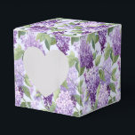 Caixa de Tratamento do Partido Impressão Lilacs<br><div class="desc">A caixa de favor do partido é mostrada com um impressão floral de lilases. Personalize este item ou comprar como está. Dica: Apenas adicione as guloseimas de excelente e adicione uma fita festiva. Imagem licenciada</div>