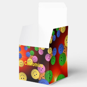 Caixa feliz colorida do favor do cubo da espiral