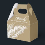 Caixas de Lembrancinhas de Festas com Palmas Branc<br><div class="desc">Caixas de lembrancinhas com folhas de palmeira brancas em um fundo dourado. Perfeito para qualquer celebração, festa de aniversário, chá de noiva, festa de noivado, festa de aposentadoria, casamento e muito mais. Clique em PERSONALIZAR para alterar a cor do fundo, as fontes e adicionar texto. Veja os convites e itens...</div>