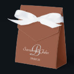 Caixas de Presente Personalizadas com Letra Inicia<br><div class="desc">Caixas de Presente Personalizadas com Letra Inicial em Terracota Simples</div>