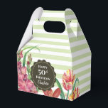 Caixinha De Lembrancinhas 50º Aniversário Bandas de Primavera Floral Quentes<br><div class="desc">Projetado com base na minha ilustração aquosa de tulipas amarelas de papagaio, lírio laranja e gladioli de salmão de pêssego quente. Uma bela combinação de flores de primavera aquecidas e brilhantes com fundo verde claro e claro. Personalizável no Zazzle com seu próprio texto para uma comemoração de aniversário. Veja na...</div>