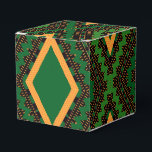 Caixinha De Lembrancinhas Afro Pop Verde Preto e Amarelo Modern Mudcloth<br><div class="desc">Afro Pop reinterpreta padrões e estampas africanas tradicionais para uma aparência gráfica nova e única. Este desenho geométrico apresenta uma cor base verde,  complementada por acentos preto e laranja-amarelo.</div>