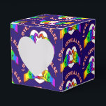 Caixinha De Lembrancinhas Amor Acima De Todos Os Outros Favoritos<br><div class="desc">*Personalize com sua escolha de cores de fundo.</div>