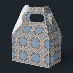 Caixinha De Lembrancinhas Arte abstrata da natureza com pássaro azul<br><div class="desc">Lindo pequeno pássaro azul no inverno contra um pano de fundo de neve arte abstrata de caleidoscópio da natureza. Por favor, visite SmilinEyes_Posters para ver mais pôsteres e impressões de flores, animais, natureza e arte digital. Esta imagem está disponível em muitos cartões e produtos na minha loja principal Smilin' Eyes...</div>