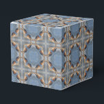 Caixinha De Lembrancinhas Arte abstrata da natureza com pássaro azul<br><div class="desc">Lindo passarinho azul no inverno contra um cenário de arte abstrata de caleidoscópio da natureza na neve. Por favor,  visite SmilinEyes_Posters para ver mais pôsteres e impressões de arte digital de flores,  animais,  natureza. Esta imagem está disponível em muitos cartões e produtos na minha loja principal Smilin' Eyes Treasures.</div>