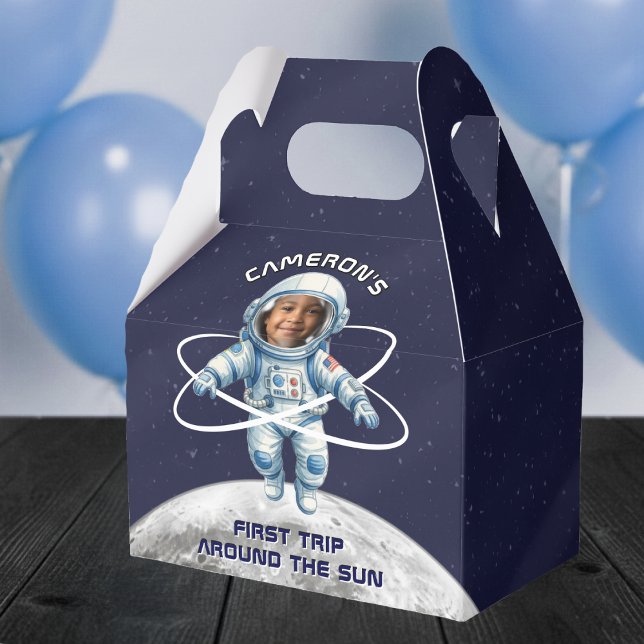 Caixinha De Lembrancinhas Astronaut Birthday Party 1st Trip Around the Sun (Criador carregado)