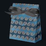 Caixinha De Lembrancinhas Azul Vintage Grunge Náutico<br><div class="desc">Caixa de presente padrão de ondas do mar rasas em relevo em tons de azul e bronze.</div>