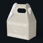 Caixinha De Lembrancinhas Azulejo Talavera Bege Casamento Espanhol Festa de<br><div class="desc">Todos amam uma festa! Esta coleção é uma mistura neutra de elegância e herança cultural, inspirada nos padrões tradicionais de azulejos Talavera mexicanos. A delicada borda floral bege exala sofisticação e um toque de charme festivo, tornando-a perfeita para a sua celebração inspirada em espanhol ou mexicano. Se você está organizando...</div>