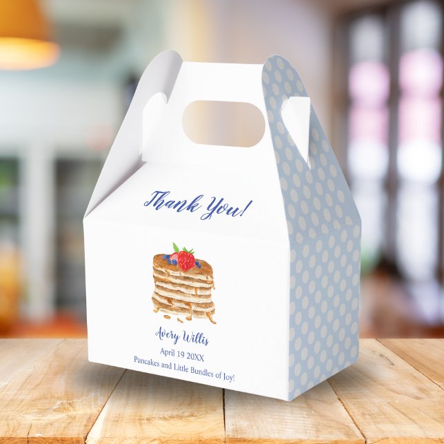 Caixinha De Lembrancinhas Berry Pancake Blue Gingham Chá de fraldas (Watercolor pancake design adorns favor boxes, ideal for your baby shower party favors. )