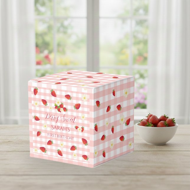 Caixinha De Lembrancinhas Berry Sweet Strawberry 1st Birthday Party Gift  (Berry Sweet Strawberry 1st Birthday Party Gift Favor Boxes)