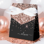 Caixinha De Lembrancinhas Blush Rosa Dourado Preto Brilho Monograma Nome<br><div class="desc">Dourado Rosa - Rosa Blush e Preto Brilho Glitter Monograma Nome e Inicial Papel Caixas de Presente Festa Isso torna o presente perfeito de 16 anos,  casamento,  chá de noiva,  aniversário,  chá de bebê ou despedida de solteira para alguém que ama luxo e estilos chiques.</div>
