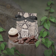 Bolo de Aniversário Cobra em Taupe com Estampa de 