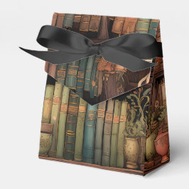 Caixinha De Lembrancinhas Books, Teapots and Plants on Shelves