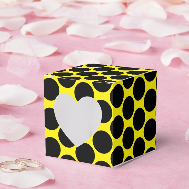 Caixinha De Lembrancinhas Bright Yellow with Black Dot Style Heart 2x2x2 (Casamento)