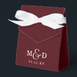 Caixinha De Lembrancinhas Casamento Clássico Clássico de Monograma<br><div class="desc">Burgundy Clássica Moderna Monograma Casamento Caixas de Favor</div>