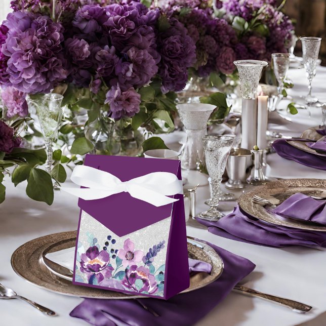 Caixinha De Lembrancinhas Casamento com Floral em Aquarela Roxo e Brilho Pra (Angled view violet luxury botanical elegant chic purple floral silver glitter Favor Box)