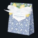 Caixinha De Lembrancinhas Casamento De Azulejos Antigos E Limões Azuis Posit<br><div class="desc">Limões clássicos modernos de casamento de citros favorecem caixas,  com um fundo de azulejos de safra azul e branca.</div>