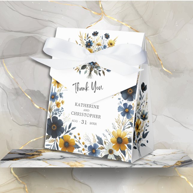 Caixinha De Lembrancinhas Casamento Elegante De Flor Azul Amarelo Obrigado (Blue Yellow Elegant Wildflower Thank You Favor Box with White Bow for wedding gifts or treats.)