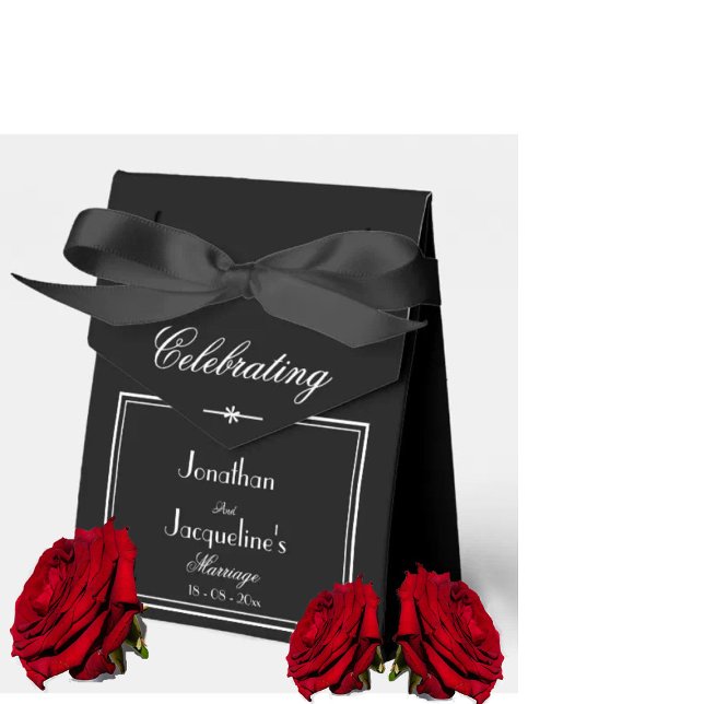 Caixinha De Lembrancinhas Casamento Negro E Branco Elegante (Simple, elegant black and white modern classic wedding favor box with chic script.)