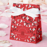 Caixinha De Lembrancinhas Cereja Blossoms e Felicidade Dupla Casamento Chinê<br><div class="desc">Brilhos De Cereja Vermelha/Branca/Sakura E Simples Símbolo De Felicidade Dupla, Caixa De Favor Da Festa de casamento Chinesa Elegante. Vermelho oriental/cereja branca floresce ou flores sakura com símbolo duplo de felicidade. Uma elegante e romântica design de casamento temático asiático que é moderna e elegante. A cerejeira floresce em primavera e...</div>