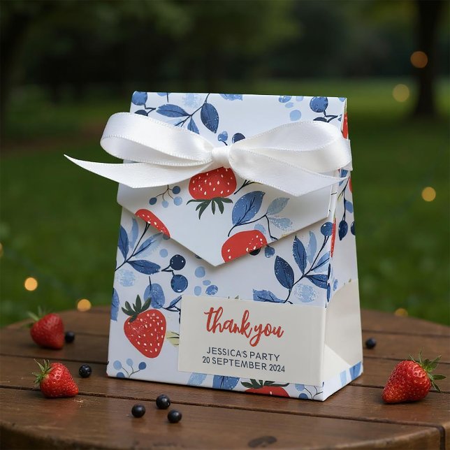 Caixinha De Lembrancinhas Chá de fraldas Berry Sweet (This adorable design is bursting with charm, perfect for a spring and summer celebration!)