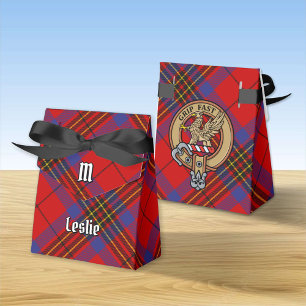 Caixinha De Lembrancinhas Clan Leslie Crest sobre o Red Tartan