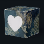 Caixinha De Lembrancinhas Cor damasco de conto de fadas azul e Dourado<br><div class="desc">Vintage damask caixa de favor em sotaque de ouro falso e azul.</div>