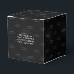 Caixinha De Lembrancinhas Crie o seu próprio personalizado<br><div class="desc">Personalize este item do zero com suas próprias imagens e/ou texto, substituindo o que está atualmente exibido nele por elementos de sua escolha, ou personalize o fundo atual. Visite o Decorador de Eventos no Zazzle para ver toda a nossa coleção de produtos fáceis de personalizar que você pode imprimir o...</div>