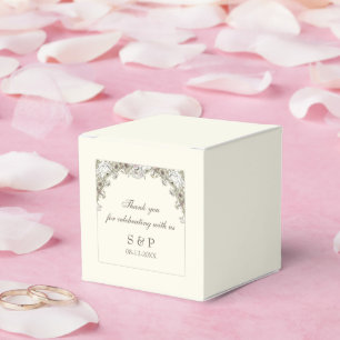 Caixinha De Lembrancinhas Desenho de flores casamento vintage de marfim