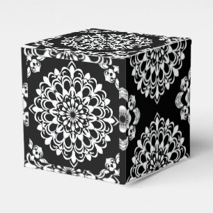 Caixinha De Lembrancinhas Desenho de Mandala Preto e Branco