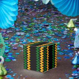 Caixinha De Lembrancinhas Design de Chevron Preto e Dourado Verde