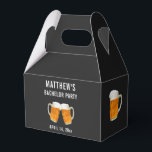 Caixinha De Lembrancinhas Despedida de solteiro Dom Beer Saúde<br><div class="desc">Esta caixa de cerveja é uma maneira divertida de embalar favores de casamento que você pode dar às caras,  incluindo seus padrinhos de casamento,  como presente da sua despedida de solteiro. Saúde ao noivo! Personalize com o nome do noivo e a data da despedida de solteiro.</div>