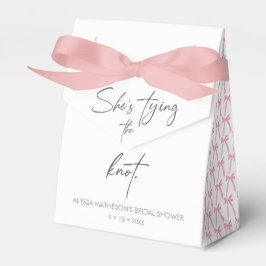 Caixinha De Lembrancinhas Ela está dando o nó Laço de fita chic para chá de 