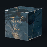 Caixinha De Lembrancinhas Elegante Azul e Dourado<br><div class="desc">Lindas flores e espirais douradas sobre um fundo azul escuro. Personalize o texto com apenas alguns cliques.</div>