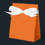 Caixinha De Lembrancinhas Elegante Chic Simples Laranja Sólido Moderno<br><div class="desc">Moderno Solid Persimmon Orange Simple Chic Elegant Boxes apresenta uma laranja persimmon sólida moderna. Perfeito para Dia de os namorados,  Dia da Mulher,  Dia de as mães,  festas de aniversário,  aniversário,  casamentos,  chás de fraldas e muito mais. Criado pelo Evco Studio www.zazzle.com/store/evcostudio</div>