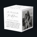 Caixinha De Lembrancinhas Ellesmere Uma Tradição Italiana 5 Amêndoas Sugared<br><div class="desc">Estas amêndoas açucaradas caixa de favoritos de casamento apresentam um design minimalista e um título de caligrafia. Personalize a caixa com seus nomes,  o cabeçalho do script não é editável. Para personalização mais avançada deste design,  basta selecionar o botão "Personalizar" acima.</div>