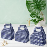 Caixinha De Lembrancinhas Estrelas Patrióticas<br><div class="desc">Esta caixa de lembrancinhas é mostrada em uma estampa de estrelas azuis e brancas.  
Escolha entre muitos estilos,  personalize este item ou compre como está.




Estampa Licenciada</div>