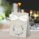 Caixinha De Lembrancinhas Favor boxes with bows, Elegant favor boxes<br><div class="desc">Simplify the organization of the most beautiful day of your life with our elegant favor boxes. Every detail, from the bow to the shades of purple flowers, is designed to add a touch of grace to your wedding or graduation ceremony. Favor boxes are the perfect gift, an elegant expression of...</div>