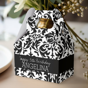 Caixinha De Lembrancinhas Feliz aniversário com Trendy Black e White Damask