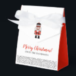 Caixinha De Lembrancinhas Feriado de Natal do Red Nutcracker<br><div class="desc">Uma bela caixa de favoritos da festa de Natal. Personalize-o com seu cartões de natal e nome. Projetado para você pelo Blackberry Boulevard.</div>