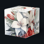 Caixinha De Lembrancinhas Férias Vermelhas Brancas do Partido do Natal Elega<br><div class="desc">Flores Vermelhas Brancas Férias Feriadas Férias Legantes Caixas de Favor. Único,  bonito,  na moda design. Fácil de ser personalizado. O estilo,  o tamanho e as cores da fonte podem ser alterados. Itens correspondentes disponíveis.</div>