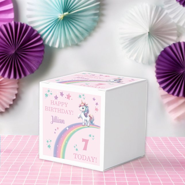 Caixinha De Lembrancinhas Festa de aniversário Mágica do Unicórn (Colorful magical unicorn with rainbow birthday party favor box *background of mockup  ai generated)